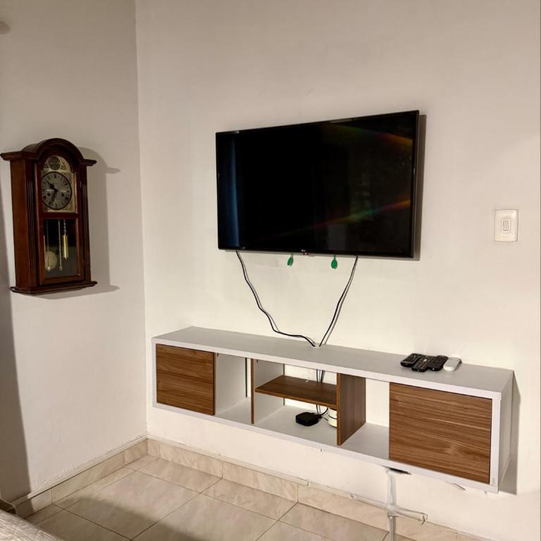 Cozy Apartment Near Airport, Beaches & Old City - Apartment with View and Balcony - 27