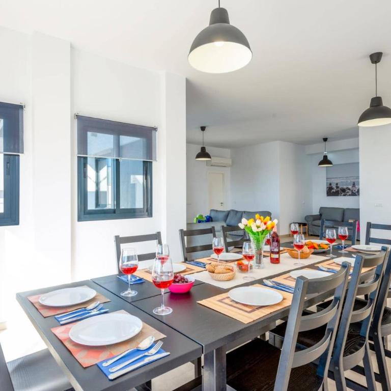 Villa Ladera Sol by Villa Plus - Villa - 22