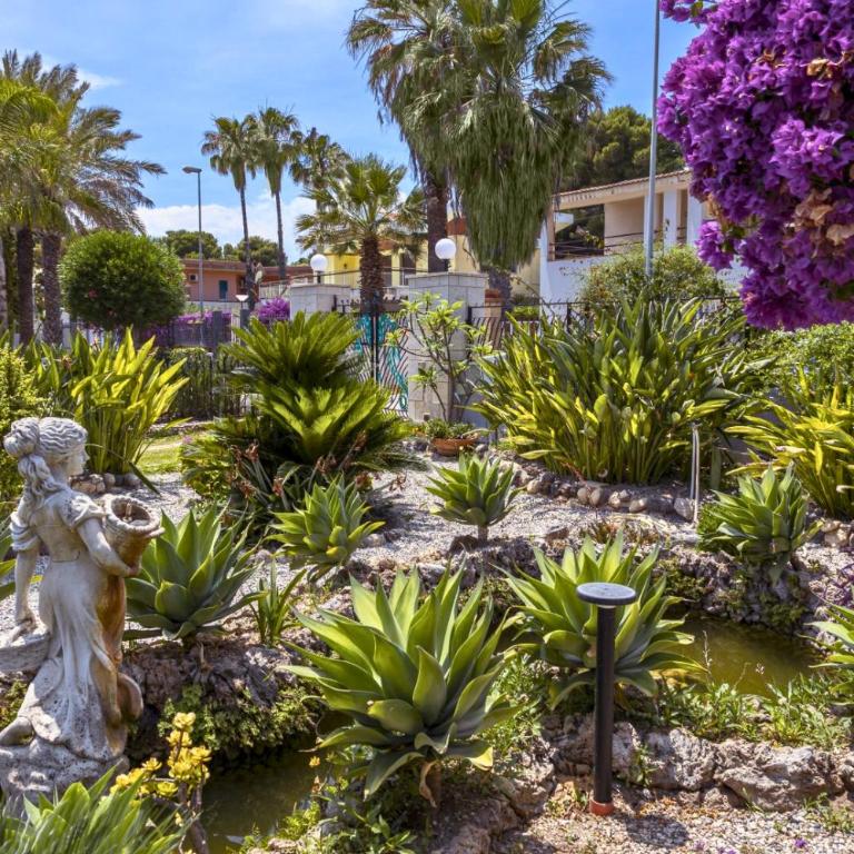 Villa Seahorse, Fontane Bianche, Siracusa, BEACHFRONT, great wifi, beautiful garden - Villa con 3 Camere da Letto - 2