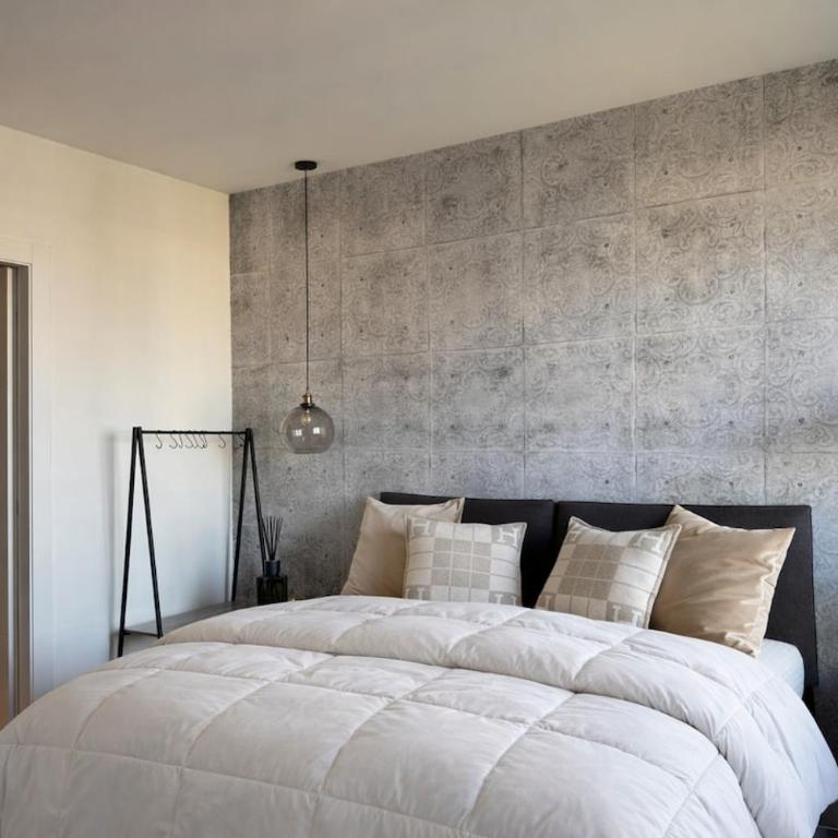 Panoramic Penthouse Brescia - Jacuzzi - Private Parking - Appartamento Superior con 2 Camere da Letto - 14