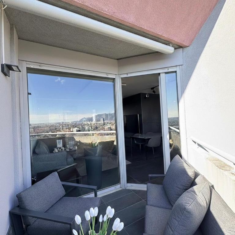 Panoramic Penthouse Brescia - Jacuzzi - Private Parking - Appartamento Superior con 2 Camere da Letto - 9