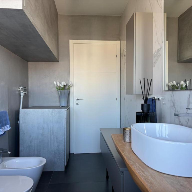 Panoramic Penthouse Brescia - Jacuzzi - Private Parking - Appartamento Superior con 2 Camere da Letto - 22