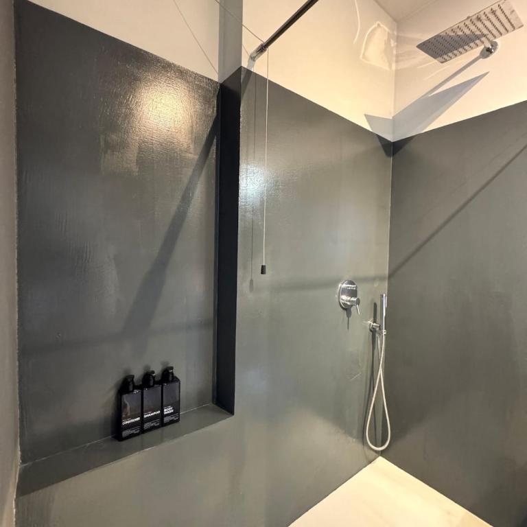 Panoramic Penthouse Brescia - Jacuzzi - Private Parking - Appartamento Superior con 2 Camere da Letto - 19