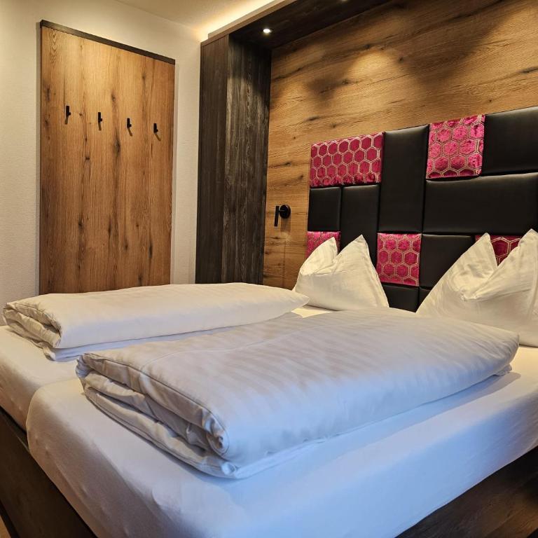 first mountain Hotel Zillertal - Standard Doppelzimmer - 2