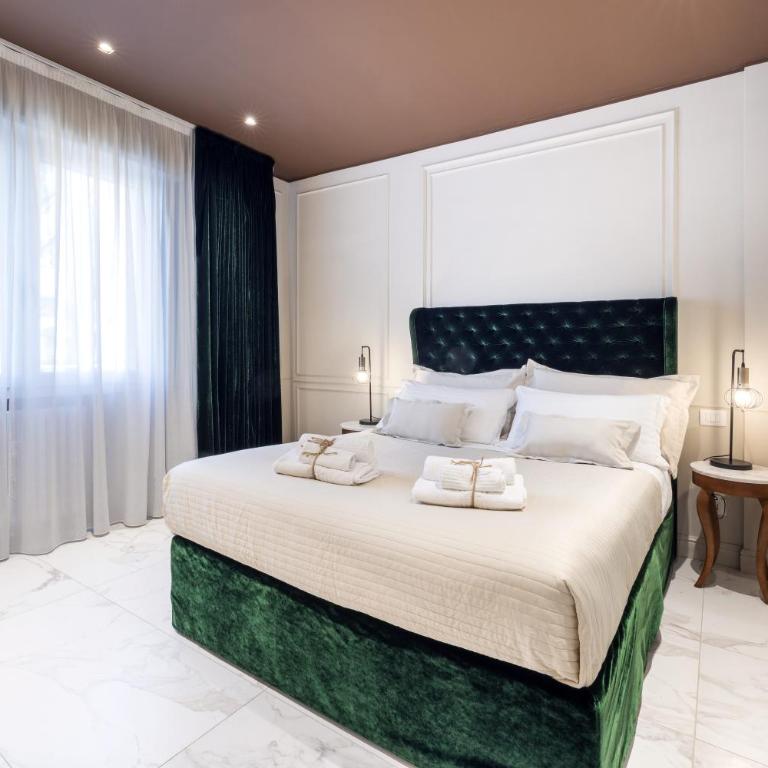 Siano Luxury Suites - Riviera Collection - King Suite with Spa Bath - 1