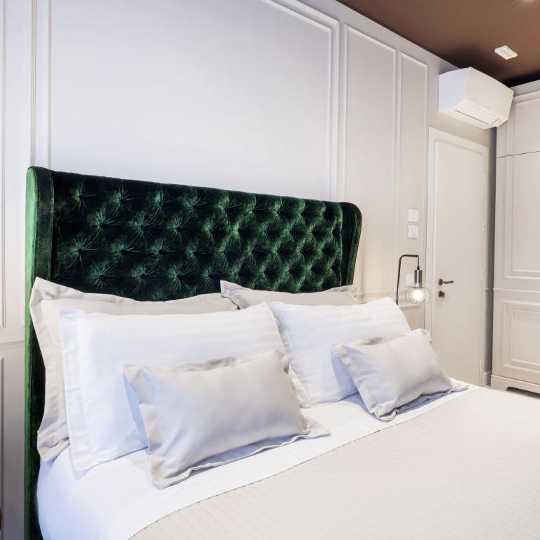 Siano Luxury Suites - Riviera Collection - King Suite with Spa Bath - 4