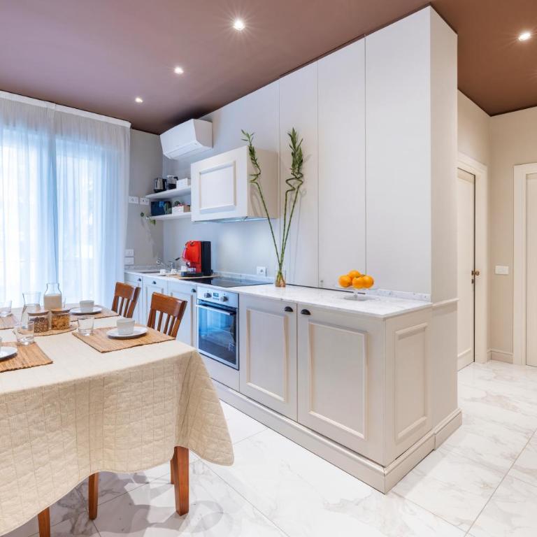 Siano Luxury Suites - Riviera Collection - King Suite with Spa Bath - 16