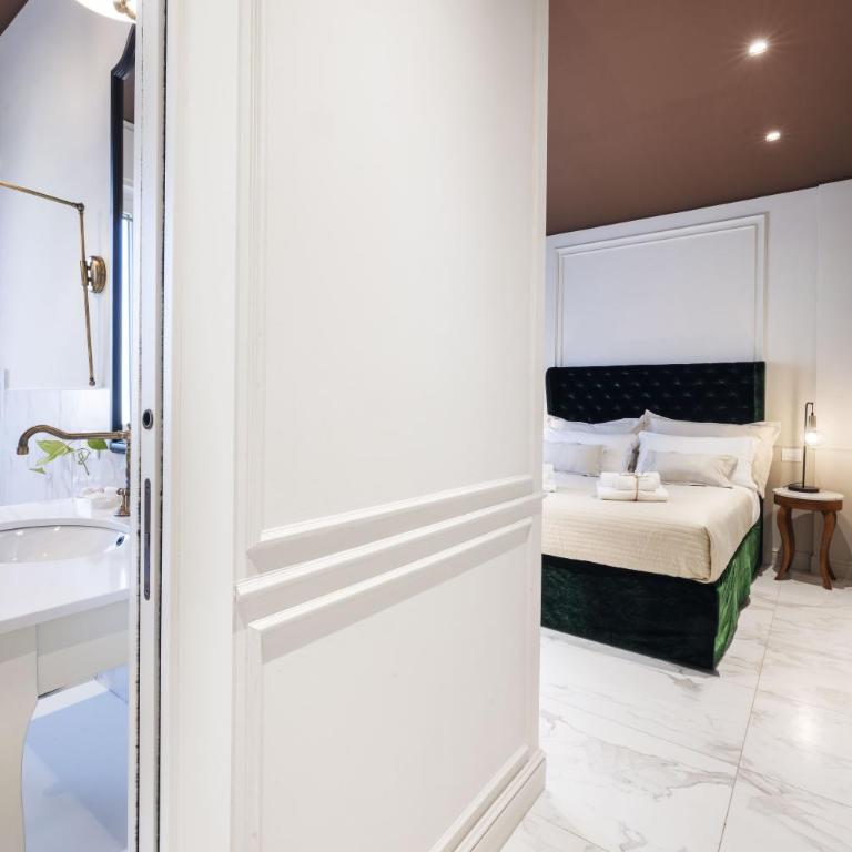 Siano Luxury Suites - Riviera Collection - Deluxe King Suite - 5