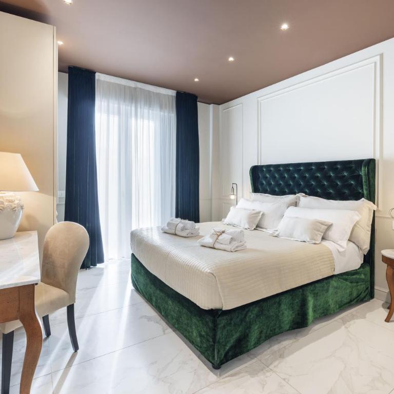Siano Luxury Suites - Riviera Collection - Superior King Suite - 12