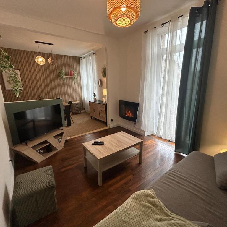 Grand et chaleureux appartement proche Kinepolis - One-Bedroom Apartment - 10