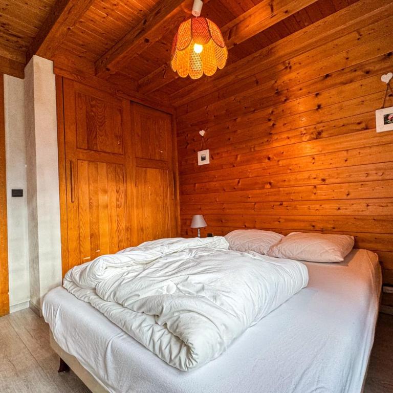 Chalet facing Mont Blanc calm and comfort - Chalet - 9