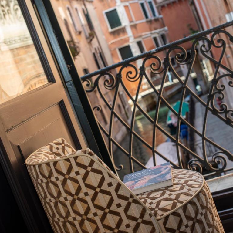 Hotel de l'Alboro - Junior Suite with Canal View - 7