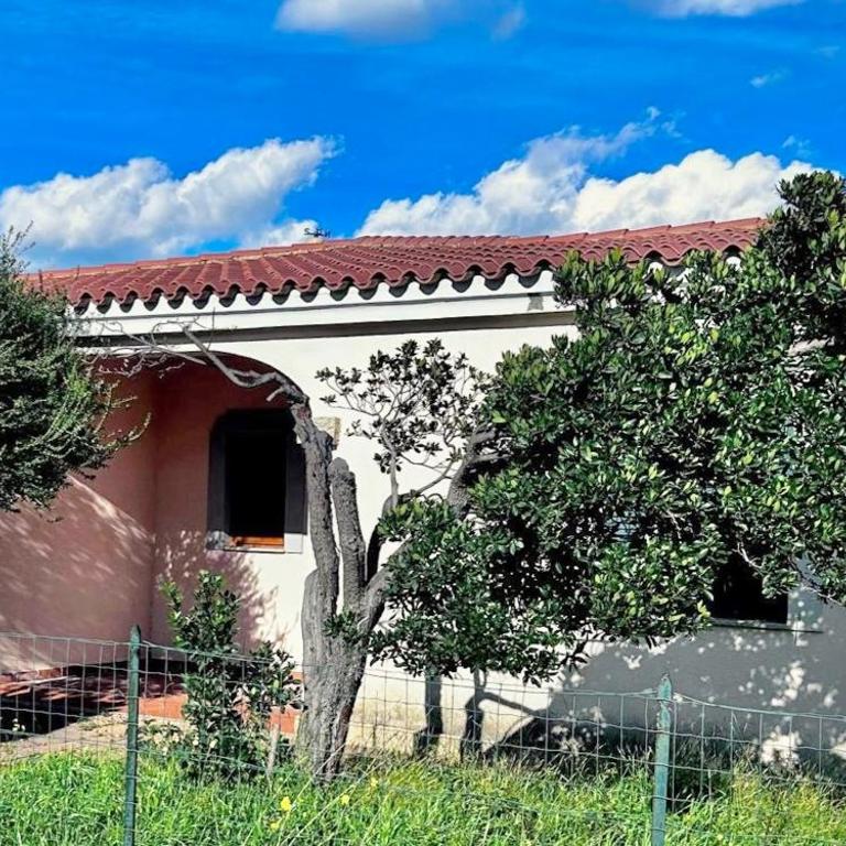 ISS Travel, Apartment 4 beds with garden in San Teodoro just 700 mt from la Cinta Beach - Appartamento con 1 Camera da Letto - 1