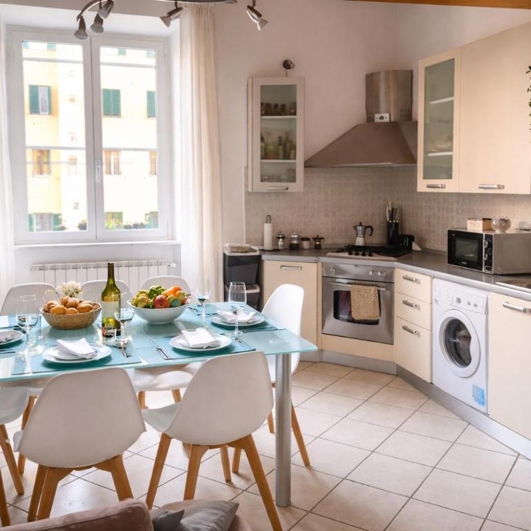 Jacuzzi Suite - Two-Bedroom Apartment - 9