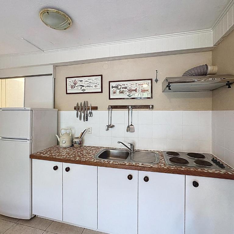 Lou Rayas - Studio-Apartment - 3