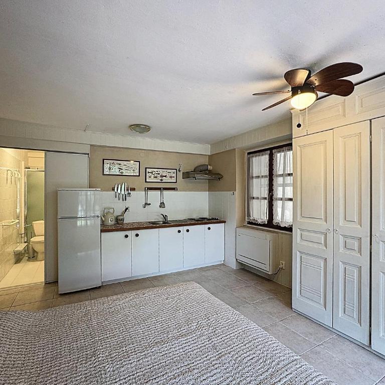 Lou Rayas - Studio-Apartment - 4