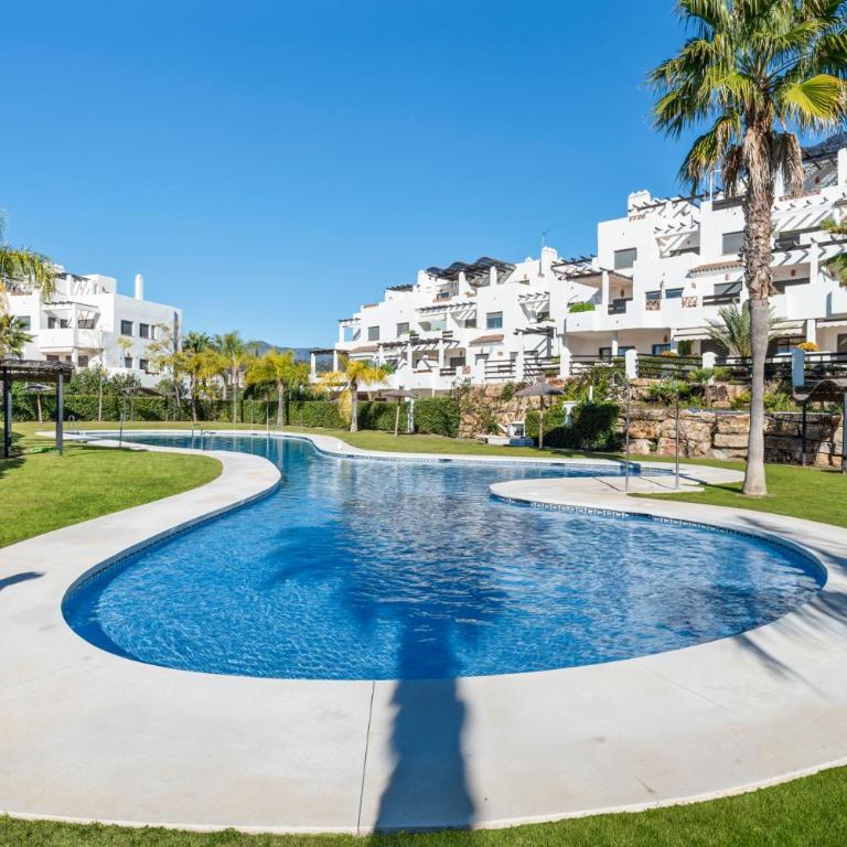 Perla Del Sol Estepona - Apartamento de 2 dormitorios con balcón y terraza - 1