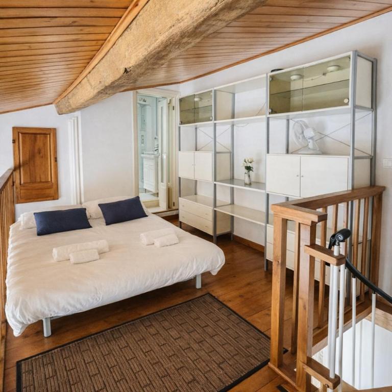 Jacuzzi Suite - Two-Bedroom Apartment - 13