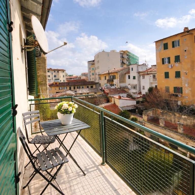 Jacuzzi Suite - Two-Bedroom Apartment - 17