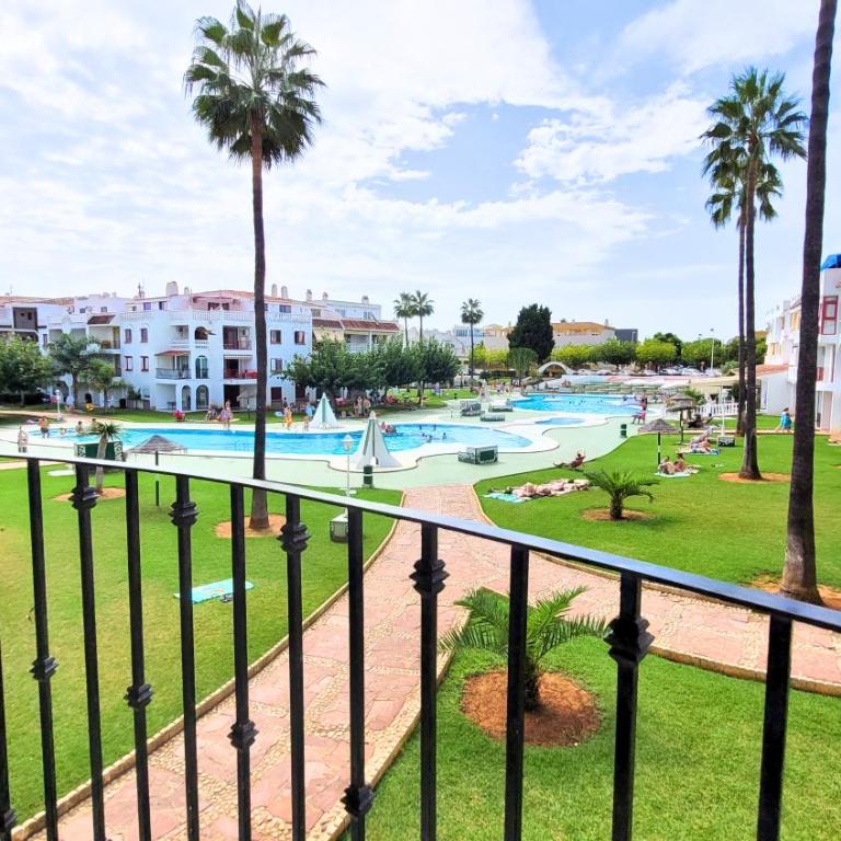 Espacio luminoso, enorme terraza, piscinas y playa - Apartment mit 1 Schlafzimmer - 1