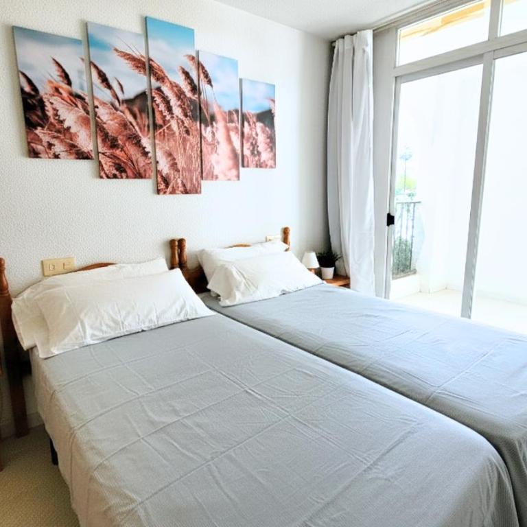 Espacio luminoso, enorme terraza, piscinas y playa - Apartment mit 1 Schlafzimmer - 12