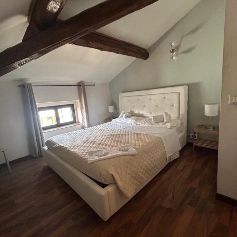 La Magnolia - House - Double Room with Shared Bathroom - Attic - 3