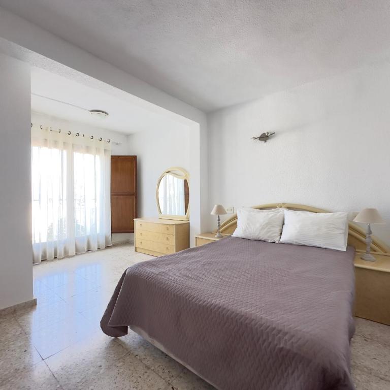 Albir Holiday Home - Three-Bedroom House - 10