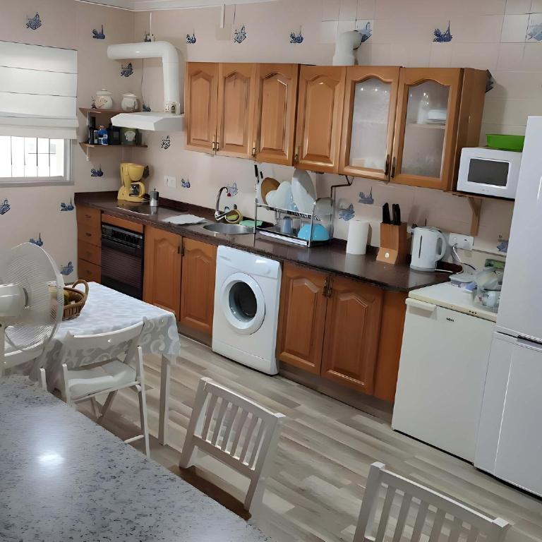 Chalet con Piscina Privada y Barbacoa Jerez ideal para familias - Casa - 13