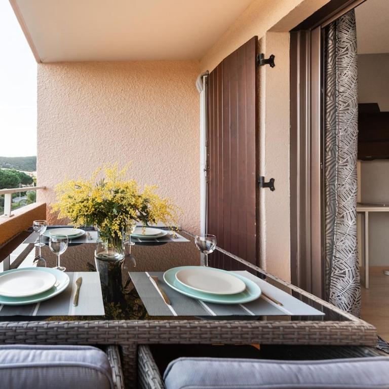 T2 à 300 mètres des plages de la faviere - Appartement 1 Chambre - 6