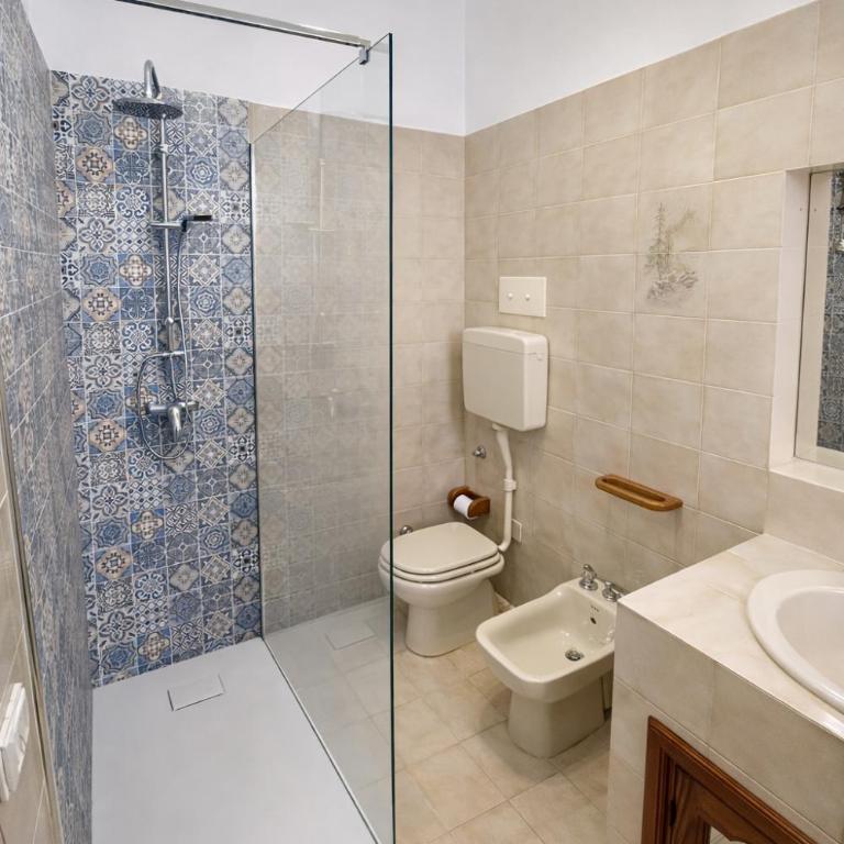 Aeolian Apartments - Two-Bedroom Apartment - 10