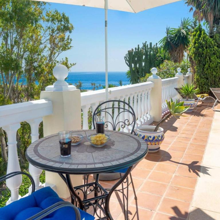 Villa La Cresta by Villa Plus - Villa - 12