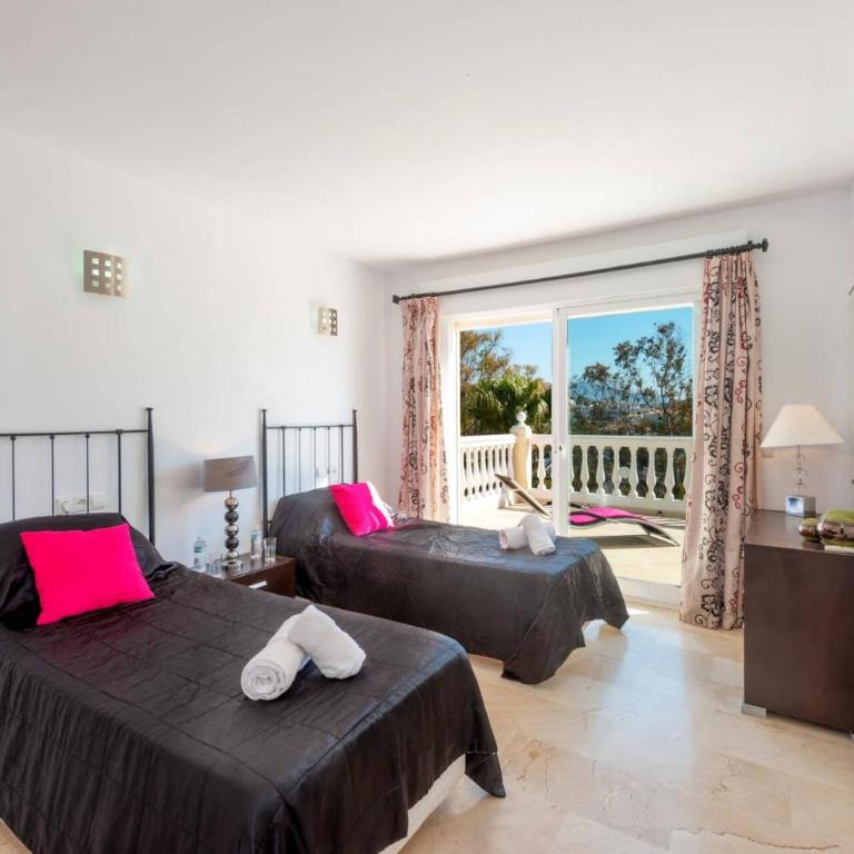 Villa La Cresta by Villa Plus - Villa - 14