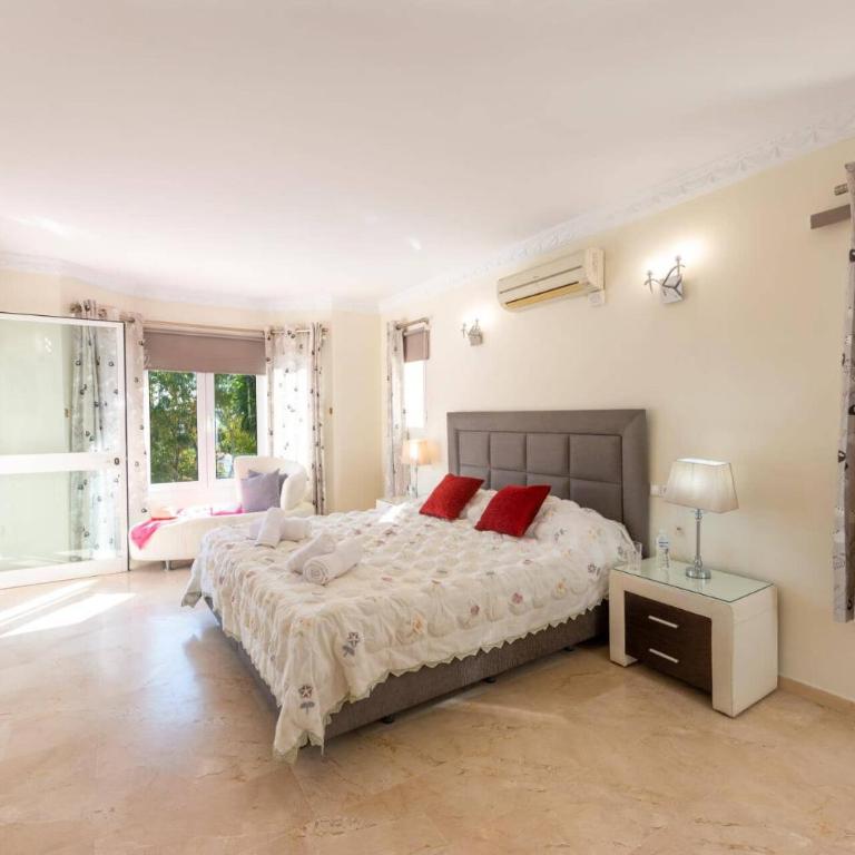 Villa La Cresta by Villa Plus - Villa - 24