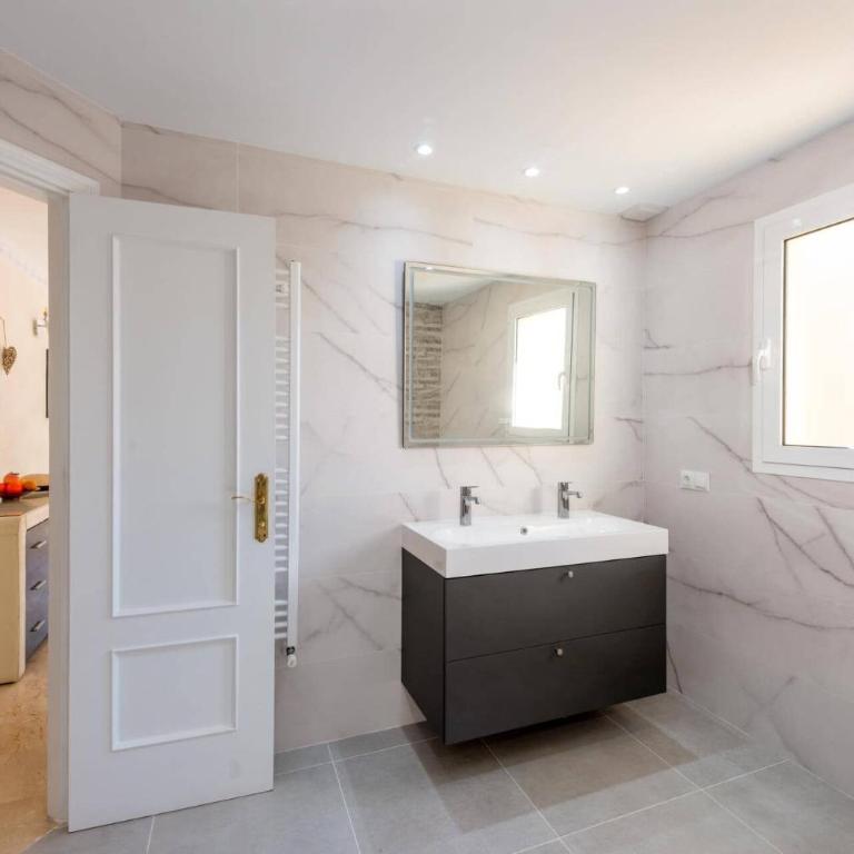 Villa La Cresta by Villa Plus - Villa - 25