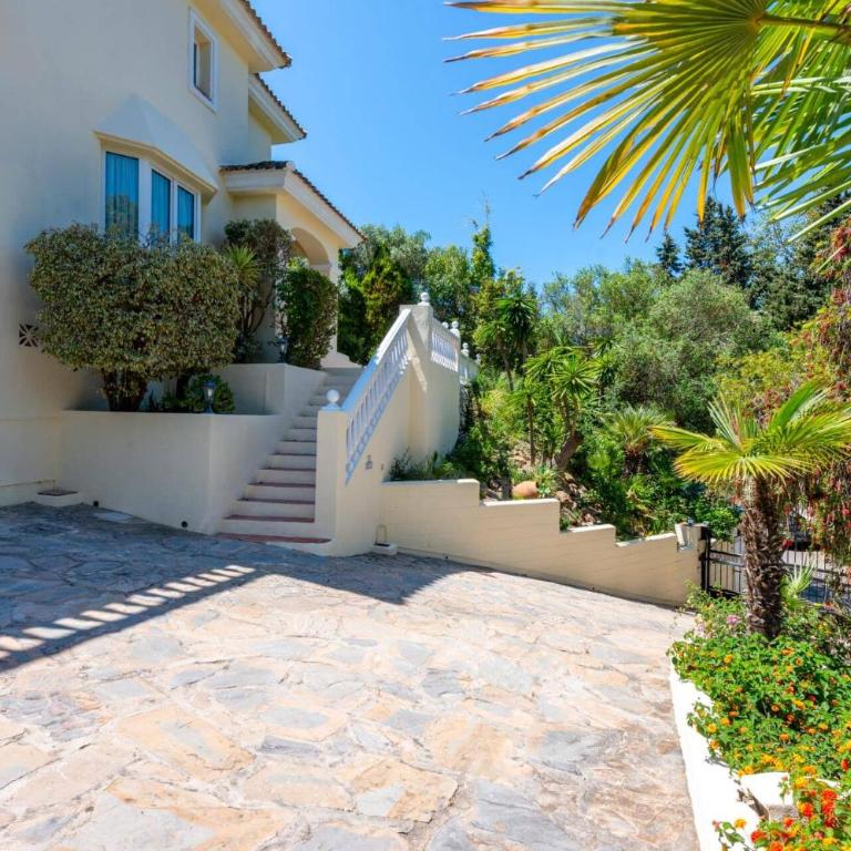 Villa La Cresta by Villa Plus - Villa - 28