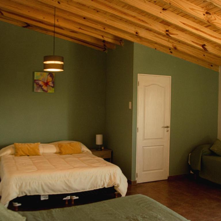 Hosteria Casa kuyen - Family Room with Private Bathroom - 1