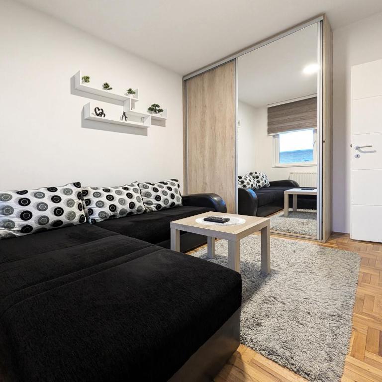 Stay & smile Novi Sad 222 - Apartman sa 2 Spavaće Sobe - 14