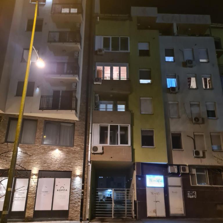 Stay & smile Novi Sad 222 - Apartman sa 2 Spavaće Sobe - 13