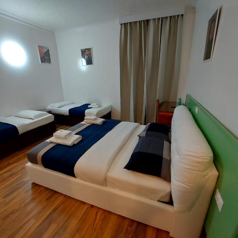 Hotel Oscar Suite - Camera Quadrupla Luxury - 9