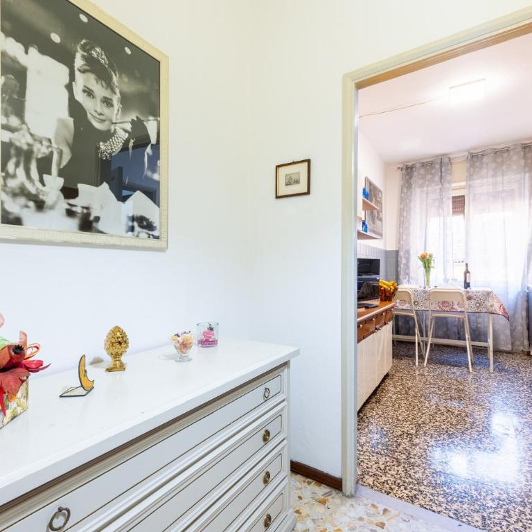 GuestHost - Santa Croce Cozy Flat with Balcony - Two-Bedroom Apartment - 8