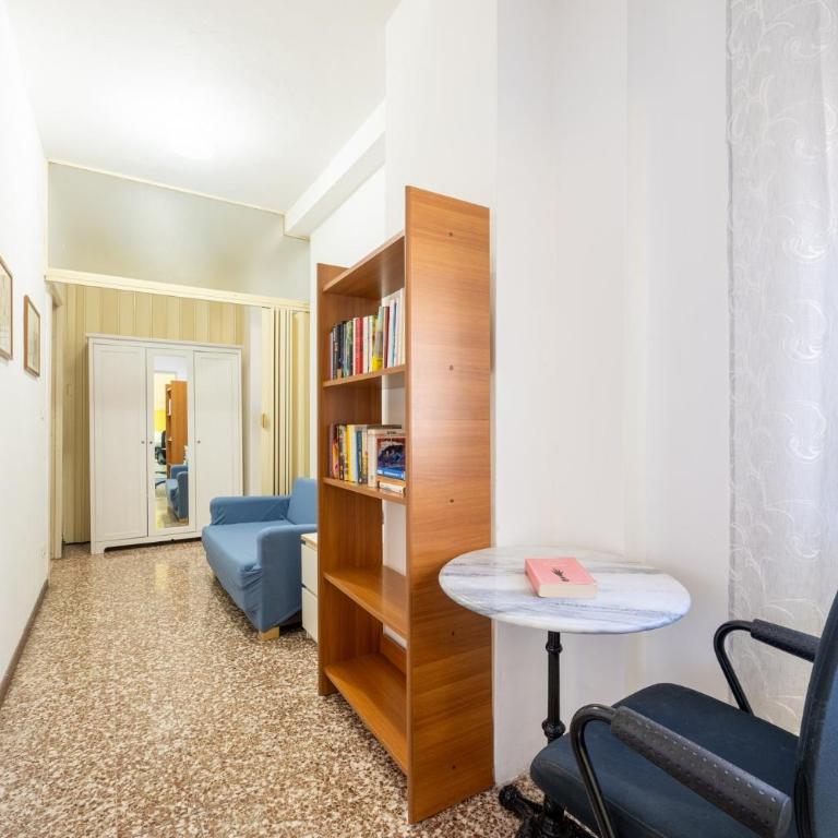 GuestHost - Santa Croce Cozy Flat with Balcony - Two-Bedroom Apartment - 7