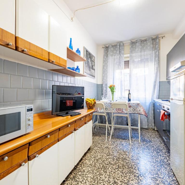 GuestHost - Santa Croce Cozy Flat with Balcony - Two-Bedroom Apartment - 10