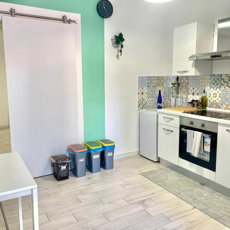 Anto's Apartment - Standard Apartment - 12