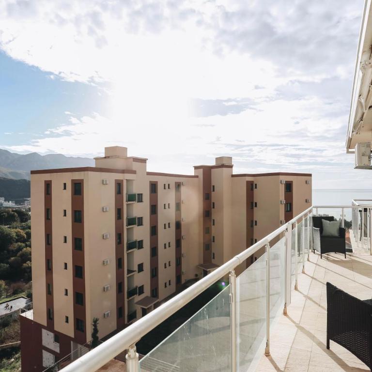 Status-M Apartments Sunny Side - Two-Bedroom Apartment with Mountain View - 2