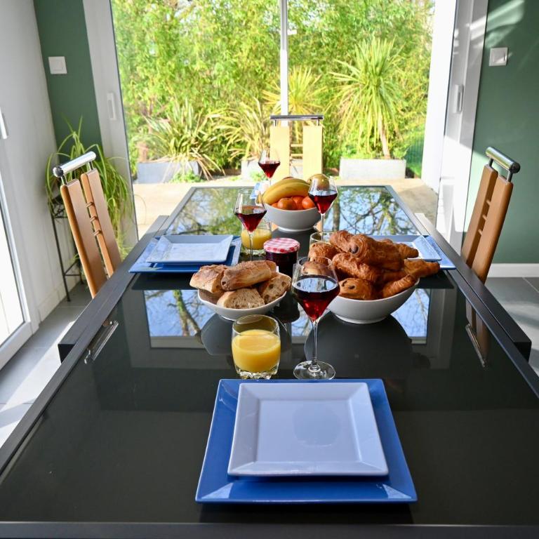 Maison moderne avec jardin sans vis-à-vis, idéal professionnels et familles - L'ÉCRIN BRETON - Three-Bedroom Home - 38