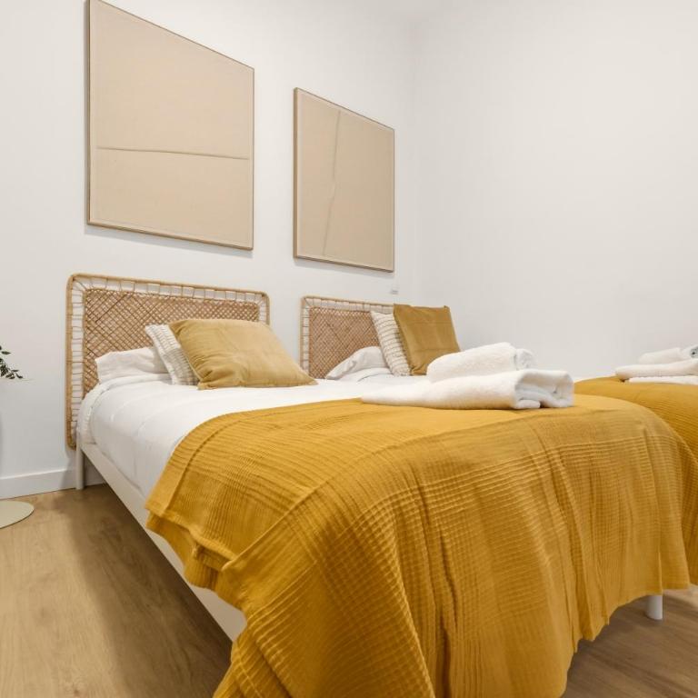 Cream Lavapiés II by Hogar4 - Two-Bedroom Apartment - 18