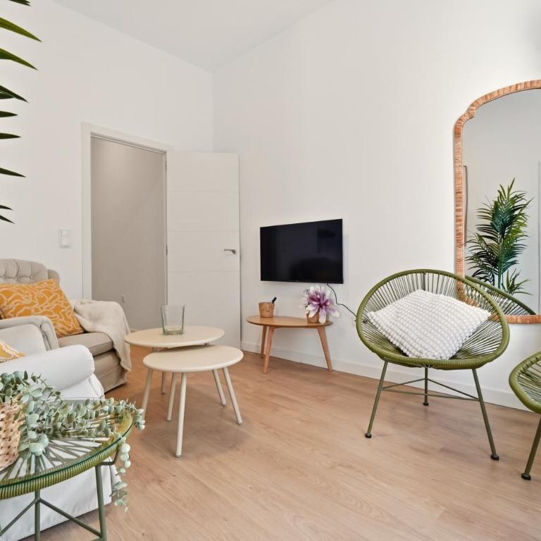 Cream Lavapiés II by Hogar4 - Two-Bedroom Apartment - 2