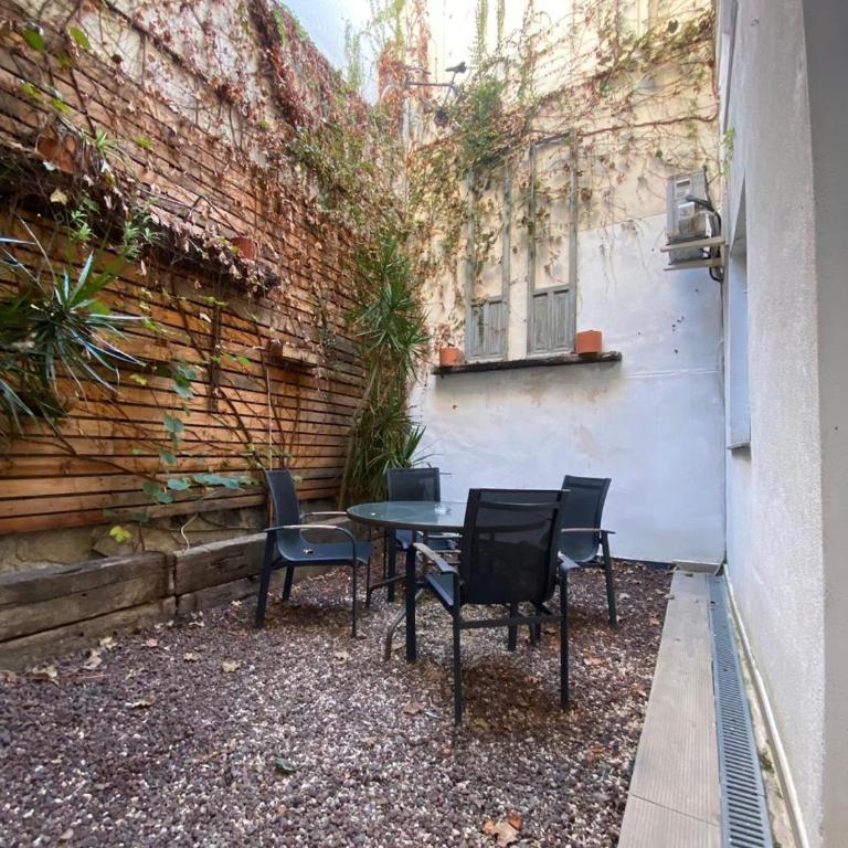 Centrico apartamento familiar con patio privado - Apartamento de 2 dormitorios - 1
