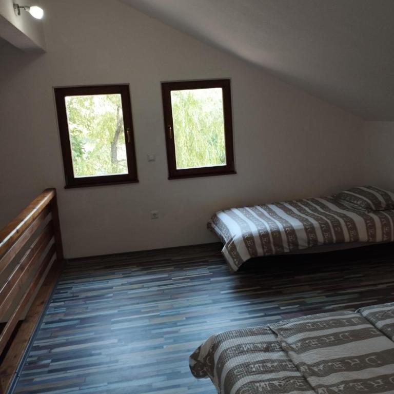 Hideaway - Vacation Home - 55