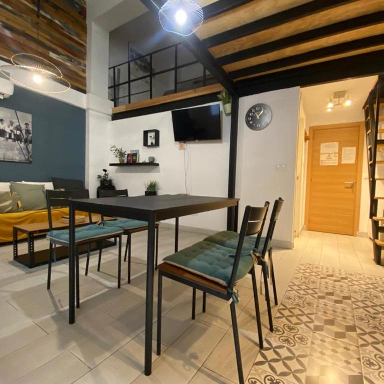 Centrico apartamento familiar con patio privado - Apartamento de 2 dormitorios - 7